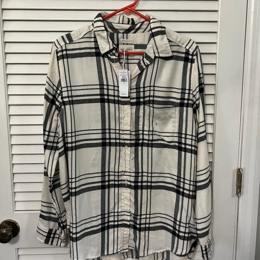 American Eagle Button Up Shirt NWT Large